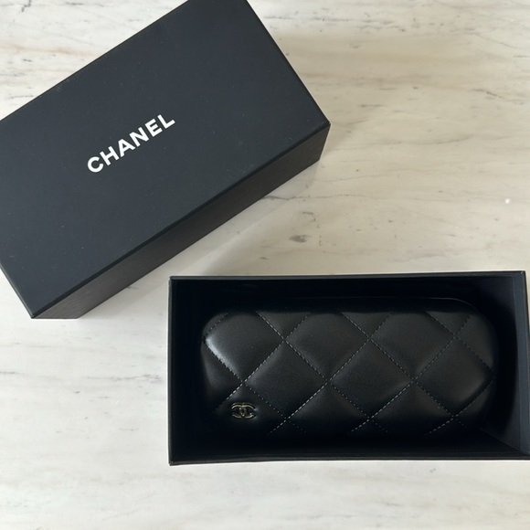 Chanel SHIELD SUNGLASSES 9133B Nylon Silver Brown - Picture 7 of 7